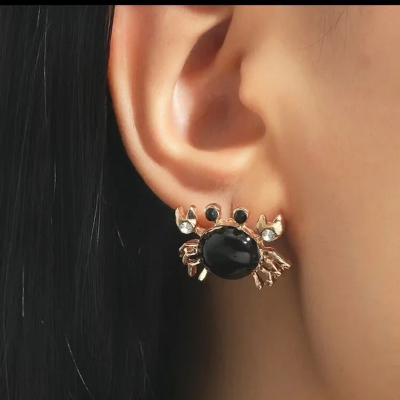 🦀 Crab Earrings 🦀 - Picture 3 of 3
